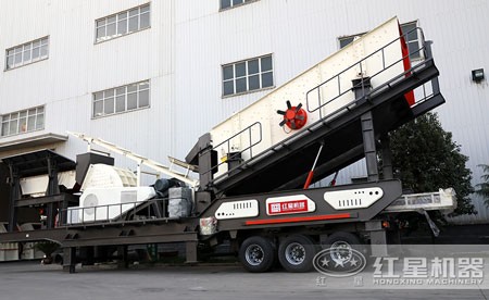 車載流動錘式破碎機多少錢？產(chǎn)量多高？